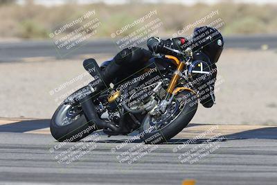 media/Oct-13-2025-Moto Forza (Mon) [[a66d839500]]/3-B Group/Session 3 (Turn 16)/